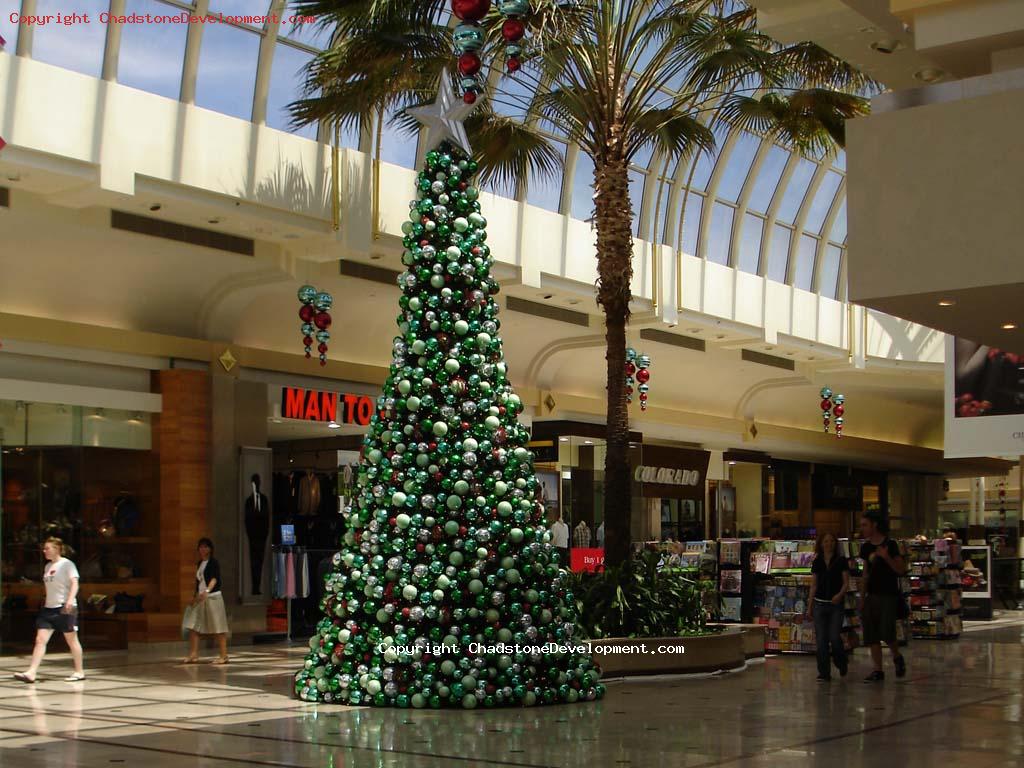 Christmas trees already up for 2008 - Chadstone Development Discussions