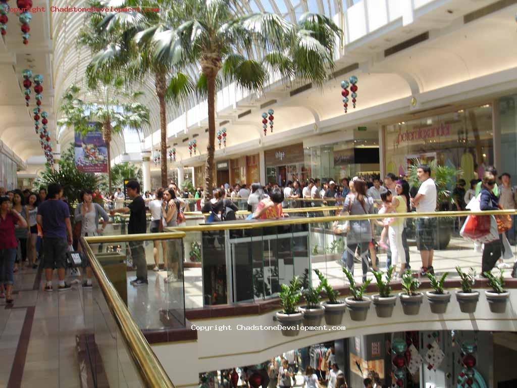 Chadstone is packed Boxing Day 2009 - Chadstone Development Discussions