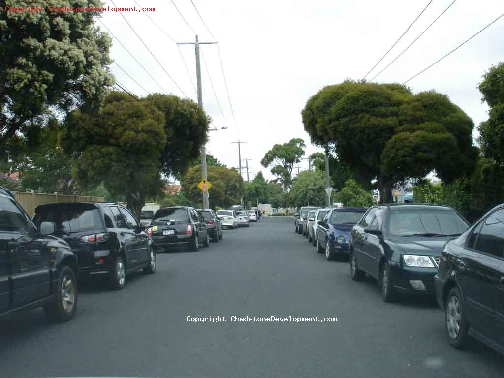 Capon St full of illegally parked cars on Boxing Day 2010 - Chadstone Development Discussions
